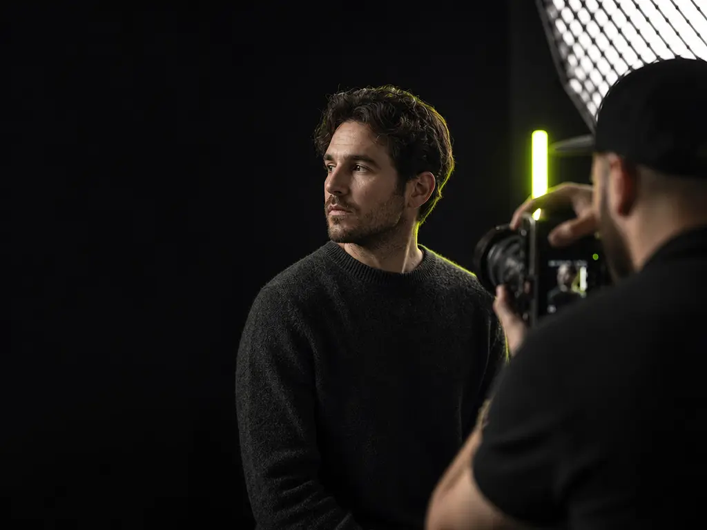Source-photo guidance for recognisable actor headshots