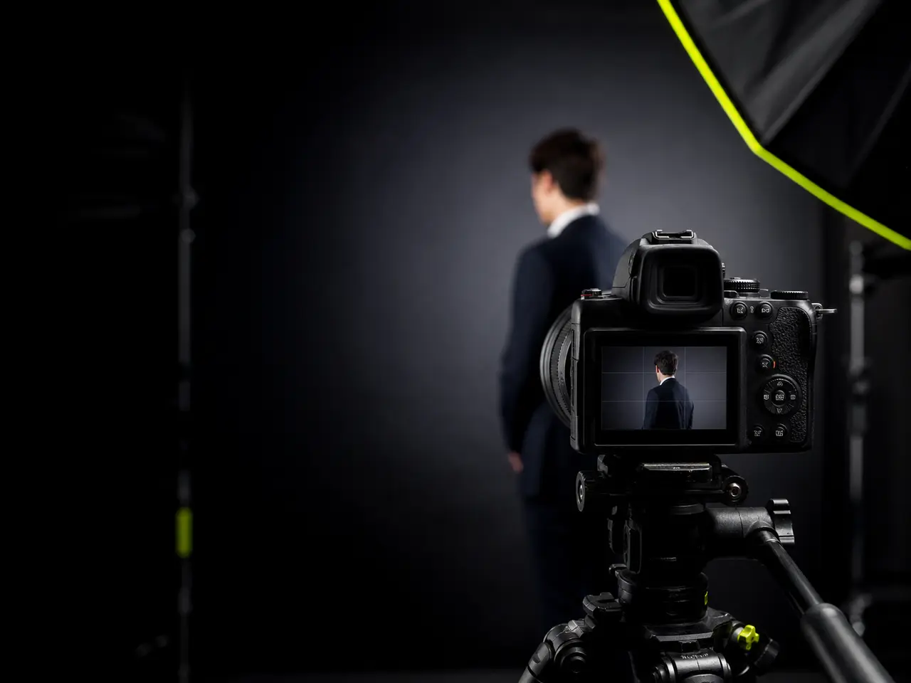 Source-photo guidance for clean headshot background replacement