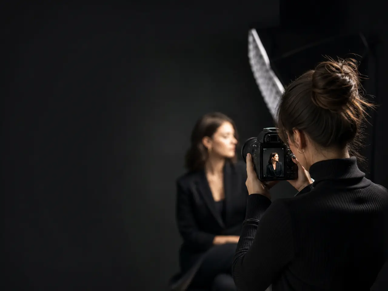 Source-photo guidance for professional résumé and CV portraits